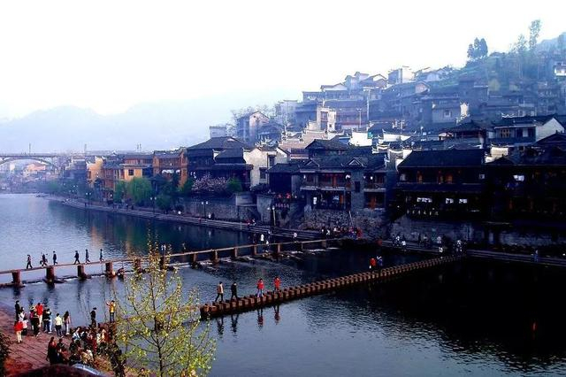 ▲凤凰古城景色是5A级,价钱也是! 图/wekipedia