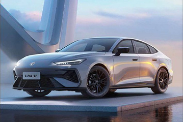 第三代长安UNI-V重塑燃油轿跑标杆