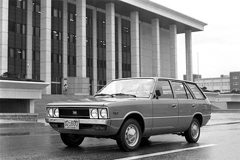 1974年,现代汽车会社制造出完全自行设计的“小马牌”轿车,使韩国成为世界第16个具有独立生产轿车能力的国家。(图源网络)