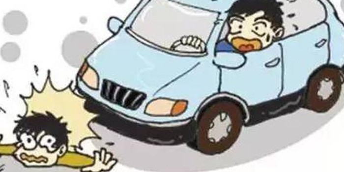 无驾照敢开无牌照三轮车 还拉了三个人