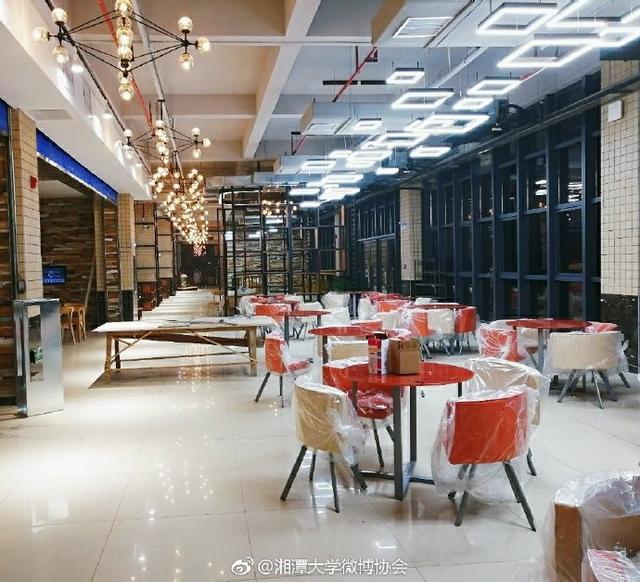 湘潭大学网红豪华食堂:北欧风格电梯