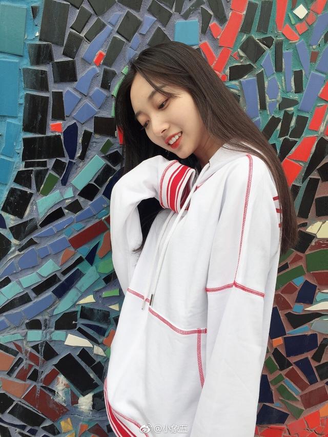 西安00后校花长腿校花 清秀迷人