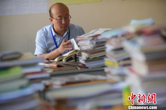 王世卿正在复习。 武俊杰 摄
