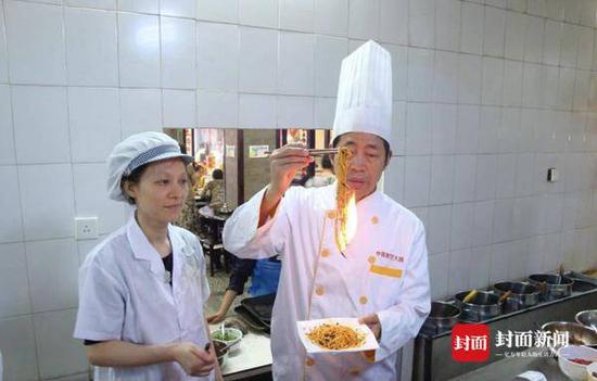 宜宾燃面真的可以燃起来