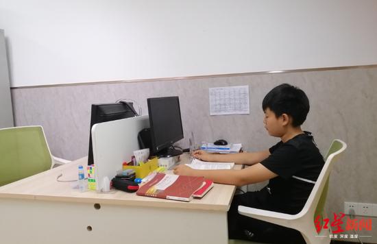 “裸跑弟”何宜德 图据红星新闻
