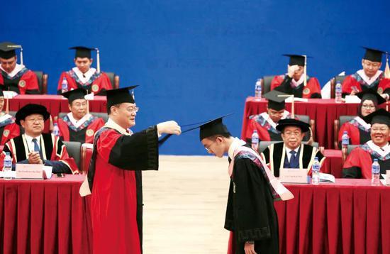 2019年9月28日,厦门大学马来西亚分校举行首届届毕业典礼。
