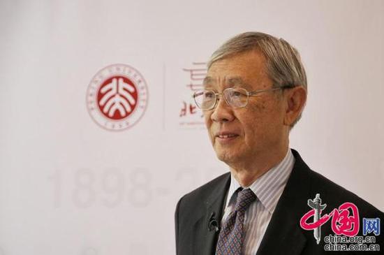 香港城市大学荣休校长张信刚接受中国网《中国访谈》节目专访。(摄影/郑亮)