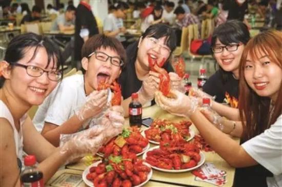 图片来源:扬子晚报
