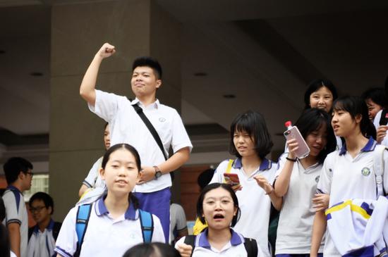 考试结束后,一脸自信的考生。广报全媒体记者苏韵桦