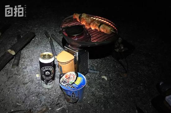 现在,我每年有8—10个月在无人区,很多地方连手机信号都没有。
