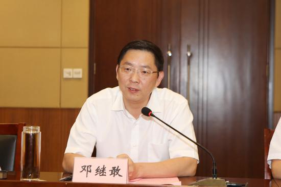 天长市委书记邓继敢致辞
