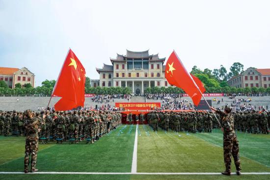 2019年9月14日,厦门大学举行2019级新生开学典礼。