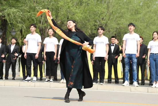 教师代表 沈培艺