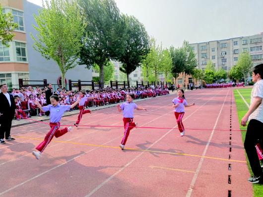 成就育人沃土,培育阳光少年。
