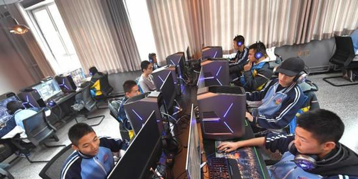 上课打游戏 乌鲁木齐一学校开设电竞专业
