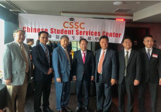 纽约中国留学生服务中心董事、远大美国公司总经理王曙光发言。