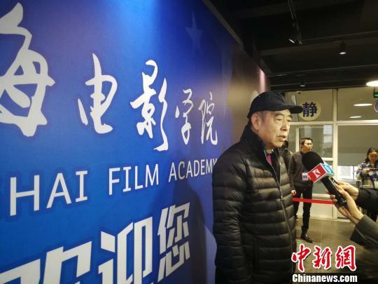 上海电影学院导演专业首度招生,院长陈凯歌巡考,并分享其对人才培养的思考。 许婧 摄