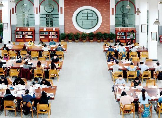 2017年,厦门大学图书馆。