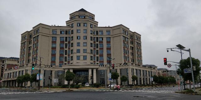 (凯师教育金山校区,其中的2-5层为其租赁 吴小飞/摄)