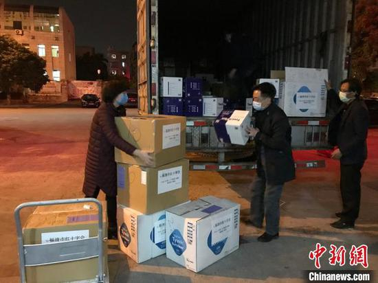致公党福清市委会携手海外洪门捐赠物资支援家乡抗疫。 郑松波 摄