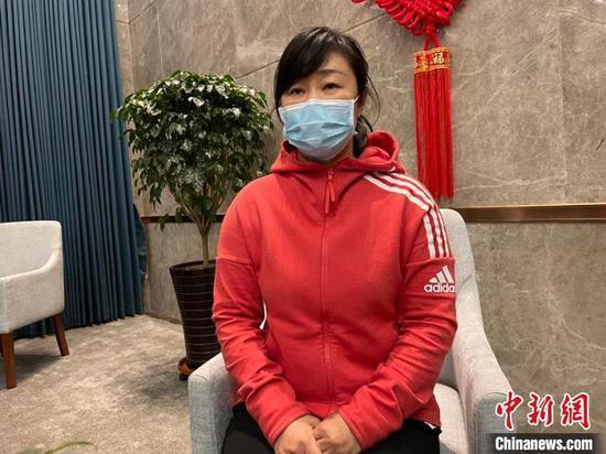 裴艳玲接受中新网记者采访。 苍雁 摄