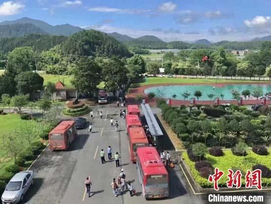 福建省南平市建阳县麻沙中学组织考生入住考点周边。 福建省教育厅供图