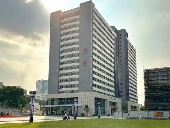 广东财经大学33栋研究生公寓。图片来源:广东财经大学公众号