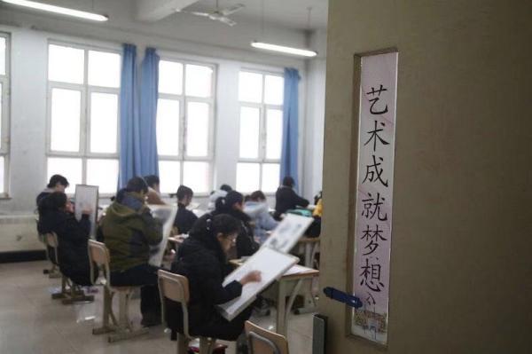2019年中央美术学院首日考试现场(中央美术学院供图 下同)