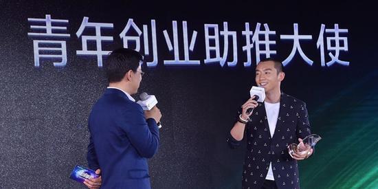 “创业就像玩撕名牌,你需要信任自己、信任队友、还要看透对手,才能赢得最后的胜利。”