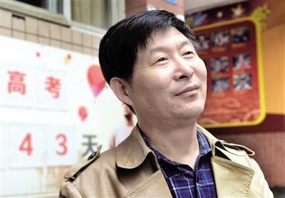育才中学语文研究员级教师熊少华。本报记者 杨新宇 摄