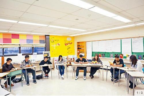 有报告指申请学生签证在加国读高中的中国大陆生人数大增。(加拿大《星岛日报》资料图片)