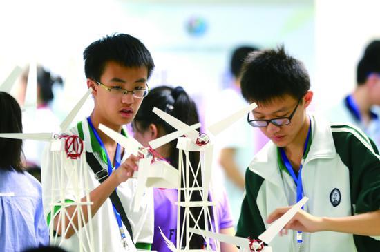 国外高校关注学生科技创新能力。 摄/本报记者 云凯杰
