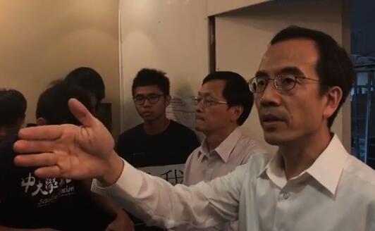 吴基培副校长到场,与学生沟通