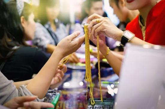 这七大“中国变化”,你们都感受到了吗?还有哪些“中国变化”是让你印象深刻的,快来留言区跟小E聊聊吧~