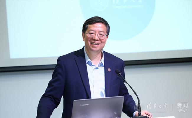 邱勇讲话 曹文鹏 摄