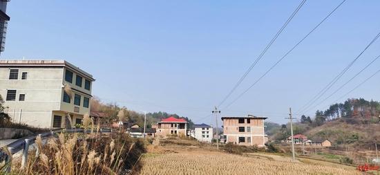 ↑小蒋从小居住的邵东村庄
