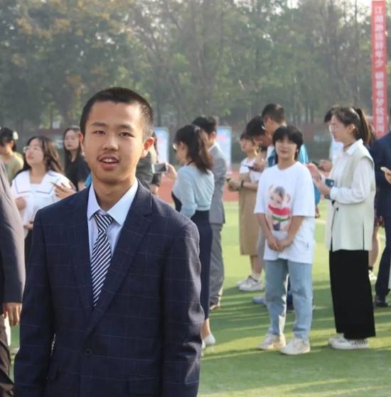 高中成人礼