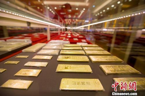 资料图:金条 中新社记者 张云 摄