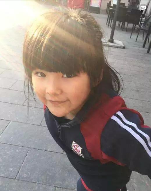 李湘晒王诗龄校服萌照