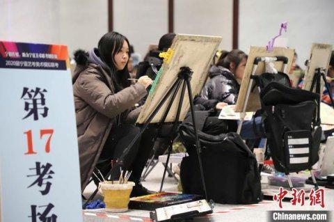 资料图:联考现场。 胡俊 摄