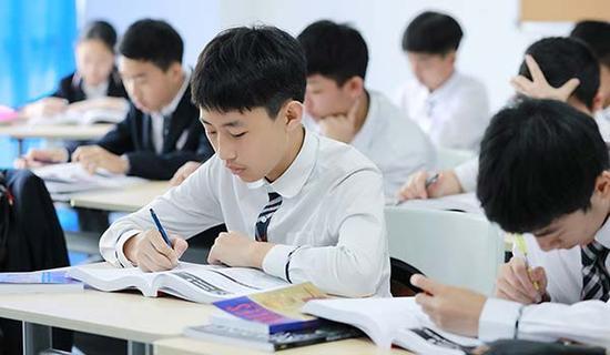 国际学校是给这些孩子准备的