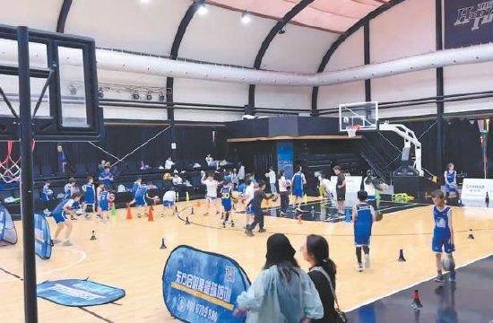 世贸天阶校区以大班形式短暂上课后,该校区也闭店了。