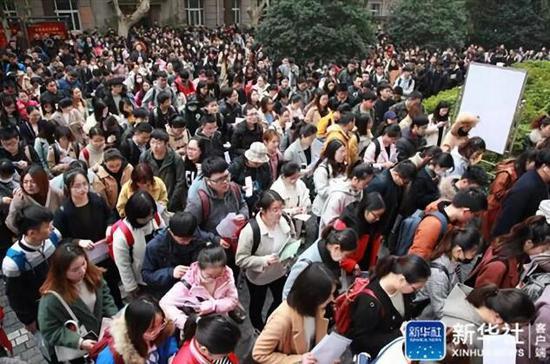 2019年国考现场 图片来源:新华社(刘建华 摄)