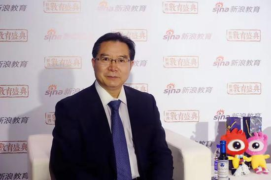 清华大学附属中学校长王殿军