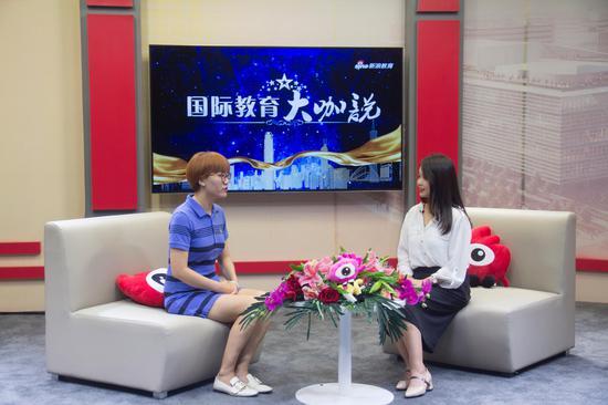 唐敏女士接受新浪教育的采访