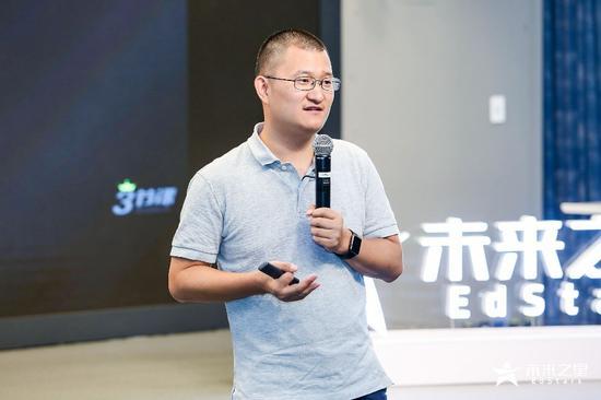 三节课创始人兼CEO后显慧现场授课