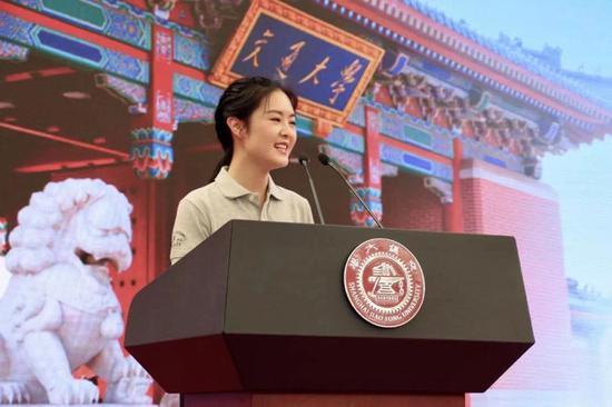 上海交通大学“90后”博士生梁晴雪宣讲爱国奋斗故事(学校供图)