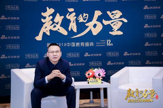 启航龙图董事长兼CEO 邝金武