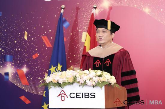 丁远教授在线发表贺词