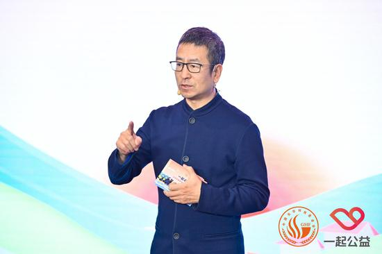 中央广播电视总台著名主持人白岩松